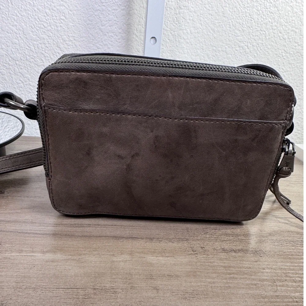 FRYE Genuine Leather Crossbody Shoulder Bag Gray Zip Front‎ Flap Pocket